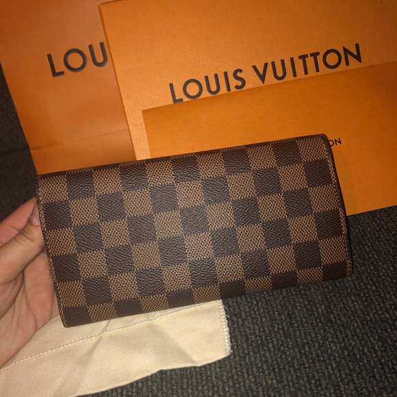 LV Josephine wallet!!! - Picture 2 of 16